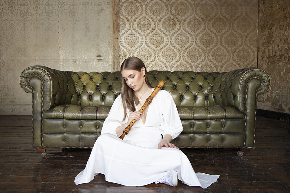 Illustration: © Simon Fowler