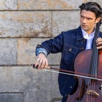 Illustration: © Nikos Aliagas